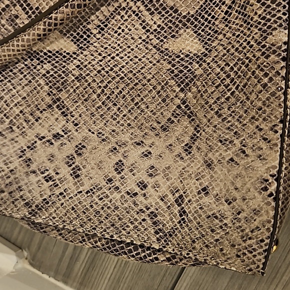 EUC Michael Kors Hamilton snakeskin bag - Picture 16 of 16